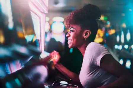 Pamela Stevens inaugura casino no centro de Las Vegas
