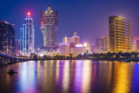 Desaceleração da China provoca primeira queda nas receitas dos casinos de Macau desde 2025
